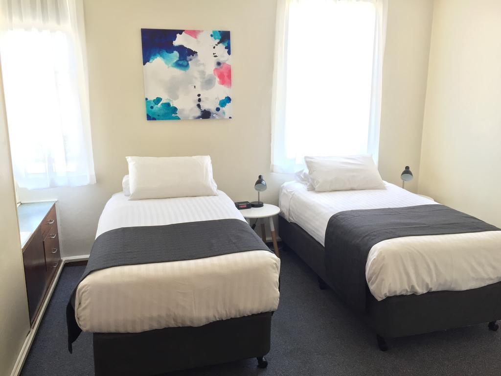 Trc Hotel Launceston Extérieur photo